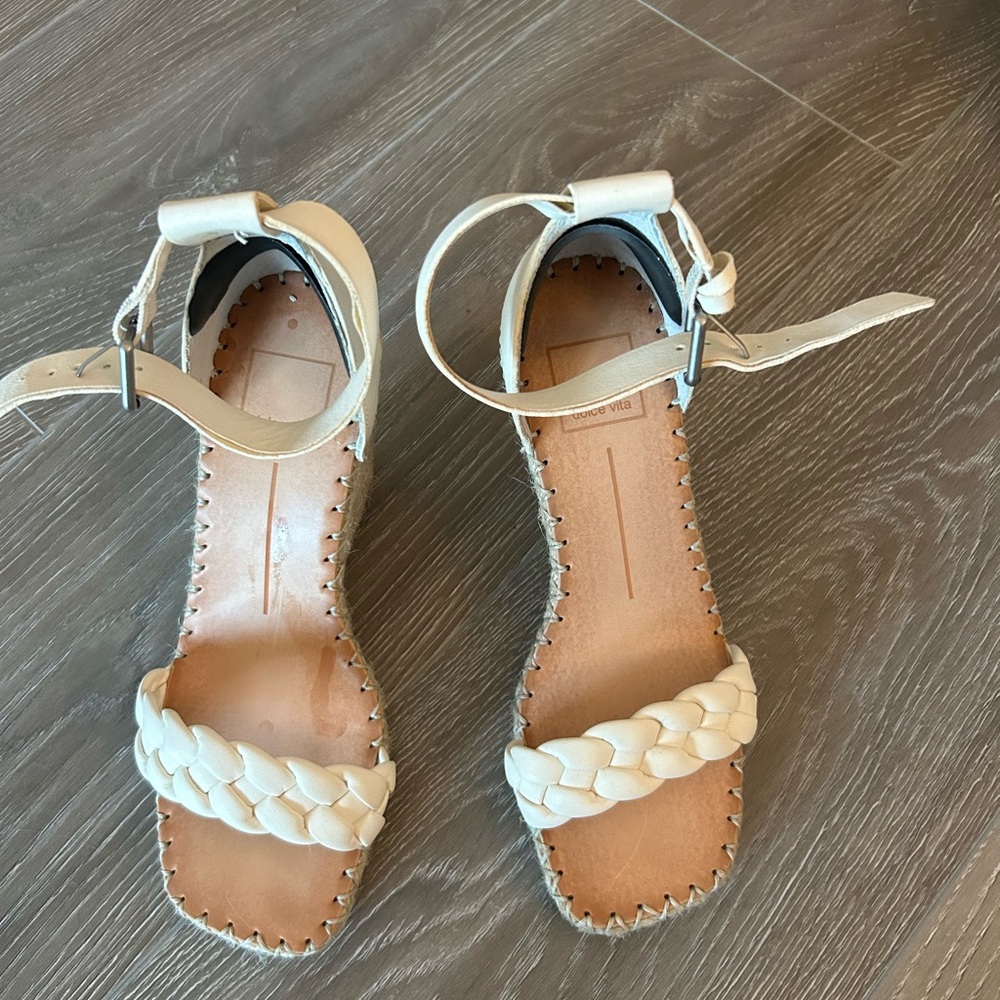 Dolce vita nilton ankle strap wedge sandal, white leather